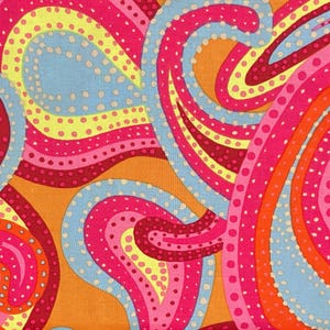 Tkanina bawełniana Kaffe Fassett Dancing Paisley w kolorze arbuzowo-różowym (OOP)