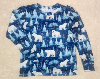 Polar Bear Shirt, Cute Winter Animal Tee, Unique Polar Bear Graphic Tee, Gift for Animal Lovers, Cozy Nature Shirt,Unisex Polar Bear T-shirt