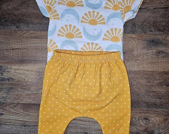 Sun and moon baby outfit, baby bodysuit with pants, short sleeve bodysuit, cute baby outfit, handmade baby clothes, cute baby outfit