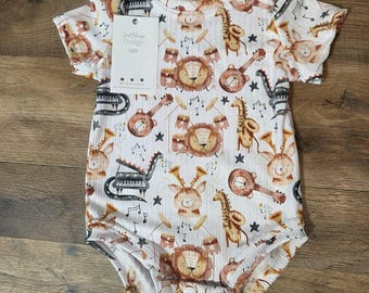 Neutral Baby Bodysuit, Musical Animal Outfit, Gender Neutral Baby Clothes, Lion Giraffe Print, Ribbed Cotton Baby Outfit, Baby Shower Gift