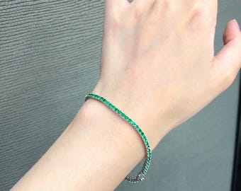Elegantes grünes Tennis Armband | Zierliches Tennisarmband im Emerald-Schliff | Minimalistisches Geburtsstein Armband für Frauen | Geschenk für Sie