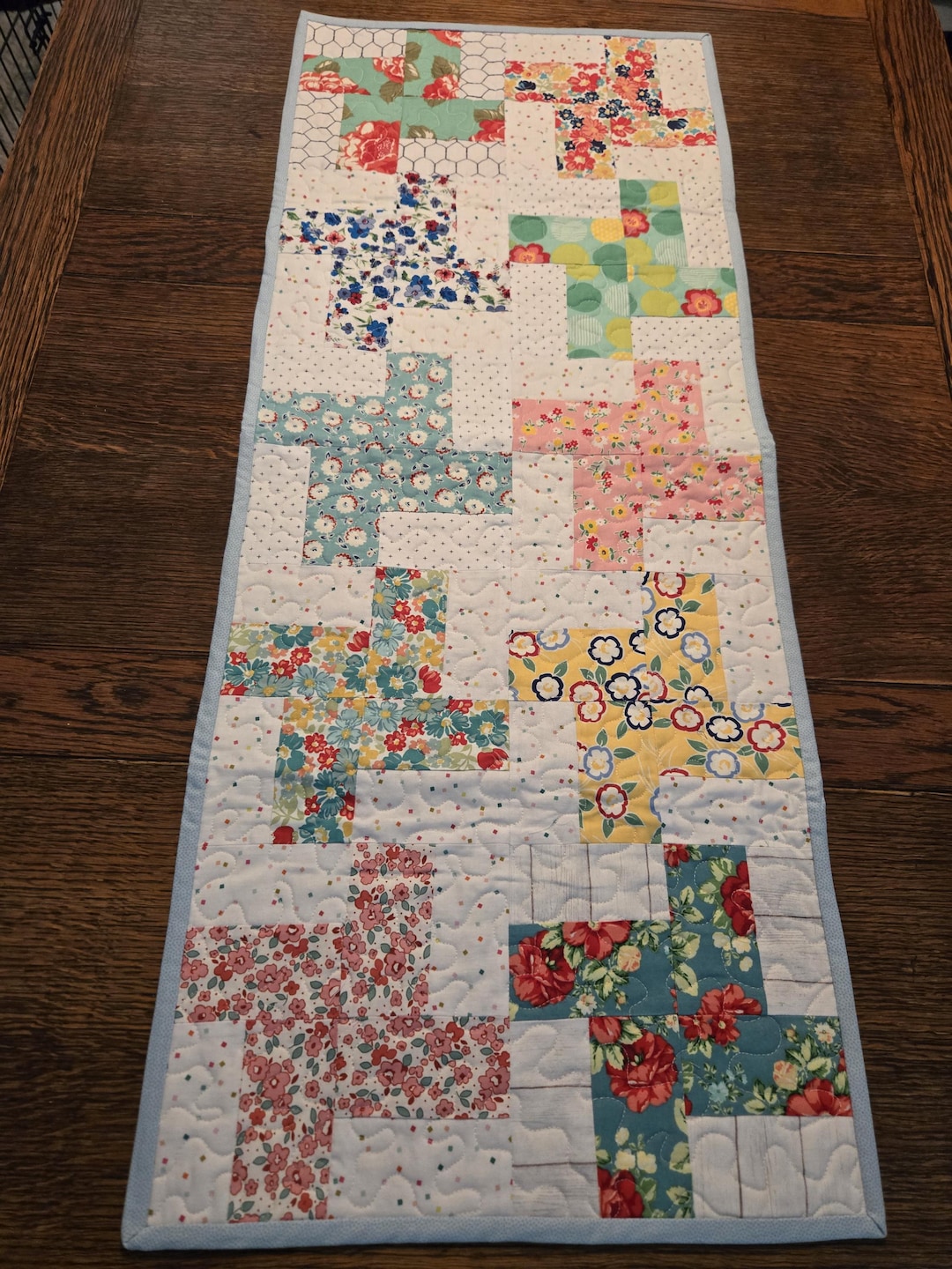 Vintage Reproduction Cotton Quilted Table Runner, Floral Windmill ...