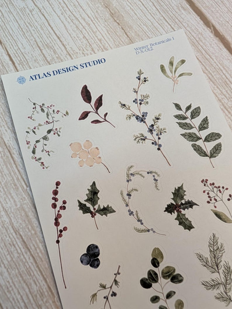 Klistermärkesark med vinterväxter, akvarellgrönt, blomdekor, tallbärsgrenar för dagböcker och planerare bild 2