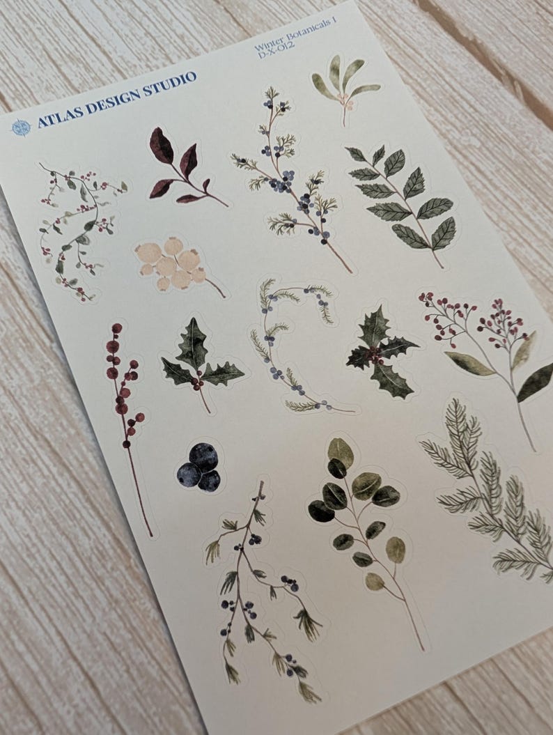 Klistermärkesark med vinterväxter, akvarellgrönt, blomdekor, tallbärsgrenar för dagböcker och planerare bild 3