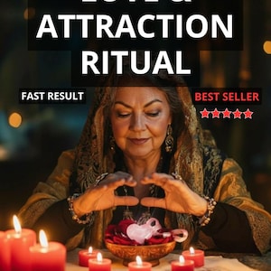 Puede incluir: Imagen que promociona un ritual de amor y atracción. La imagen presenta a una mujer con las manos en forma de corazón sobre un cuenco con pétalos de rosa y un cristal. Hay velas rojas encendidas alrededor del cuenco. El texto incluye "LOVE & ATTRACTION RITUAL", "FAST RESULT" y "BEST SELLER".