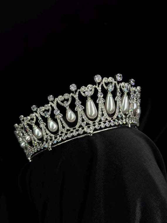 Princess Diana inspired pearl Tiara / Crown Amazon.com: Jorsnovs Cubic Zirconia Royal Princess Diana  main image 4