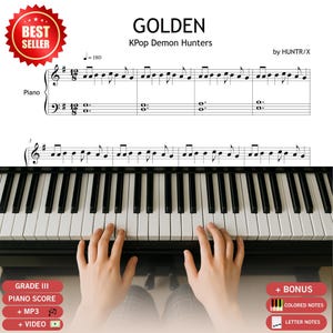 Può includere: Uno spartito digitale per pianoforte intitolato GOLDEN KPop Demon Hunters di HUNTR/X, che mostra un pentagramma con chiave di violino e chiave di basso, note musicali, un'indicazione di tempo di 180 e un badge rosso Best Seller sopra una tastiera.