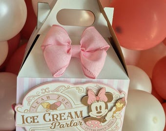 Vintage Minnie Mouse Candy Box: Retro Party Favor