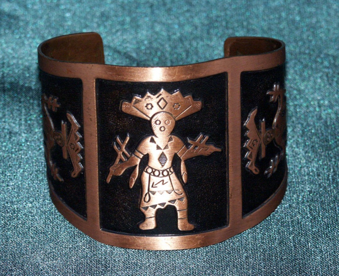 Bracelet manchette large en cuivre amérindien Kachina Dancer