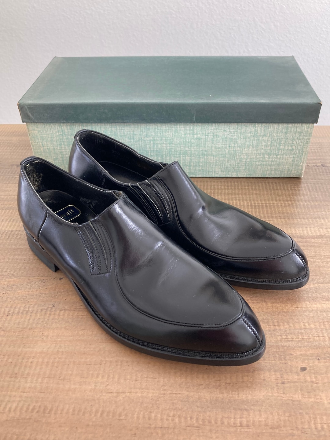 Vintage Young Mens Size 7 Black Leather Slip on Dress Shoes
