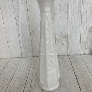 Vintage Milk Glass Bud Vase - White Glass Starburst Flower Vase - Centerpiece - Vintage Home Decor - Mid Century Modern