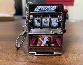 Portachiavi a forma di mini slot machine di Danganronpa / Simpatico regalo anime per i fan di Monokuma