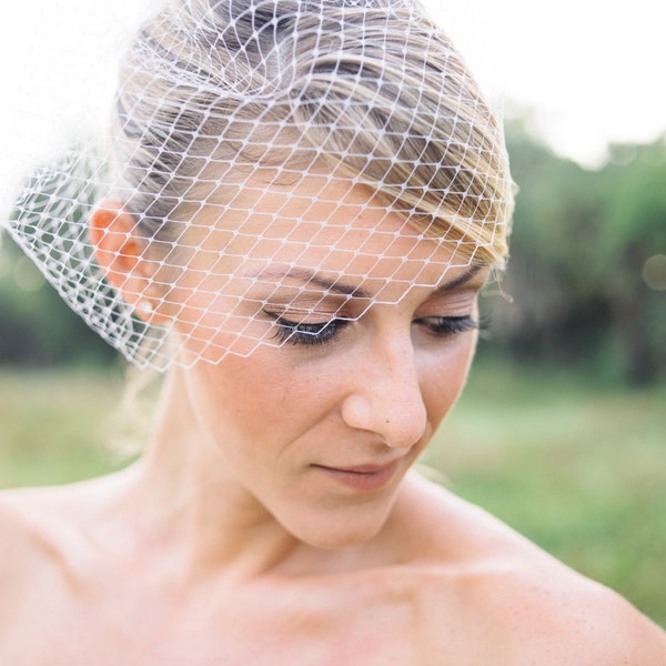 simple Birdcage veil | wedding veil plain and simple | bridal birdcage veil attache to a plain comb