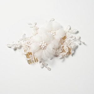 Braut Kopfschmuck mit Perlen Seide Blumen und Spitze | Hochzeit Blume Kamm | zarte Braut Kamm | Hochzeit Kopfschmuck | skurrile Hochzeit