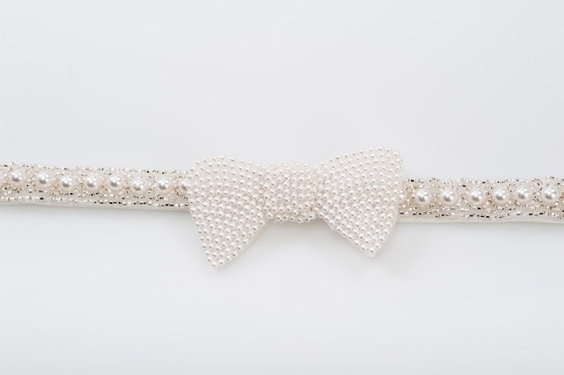 Evelyn bridal sash, Pearls wedding belt, Bridal sash, wedding dress sash, with a pearls bow image 2