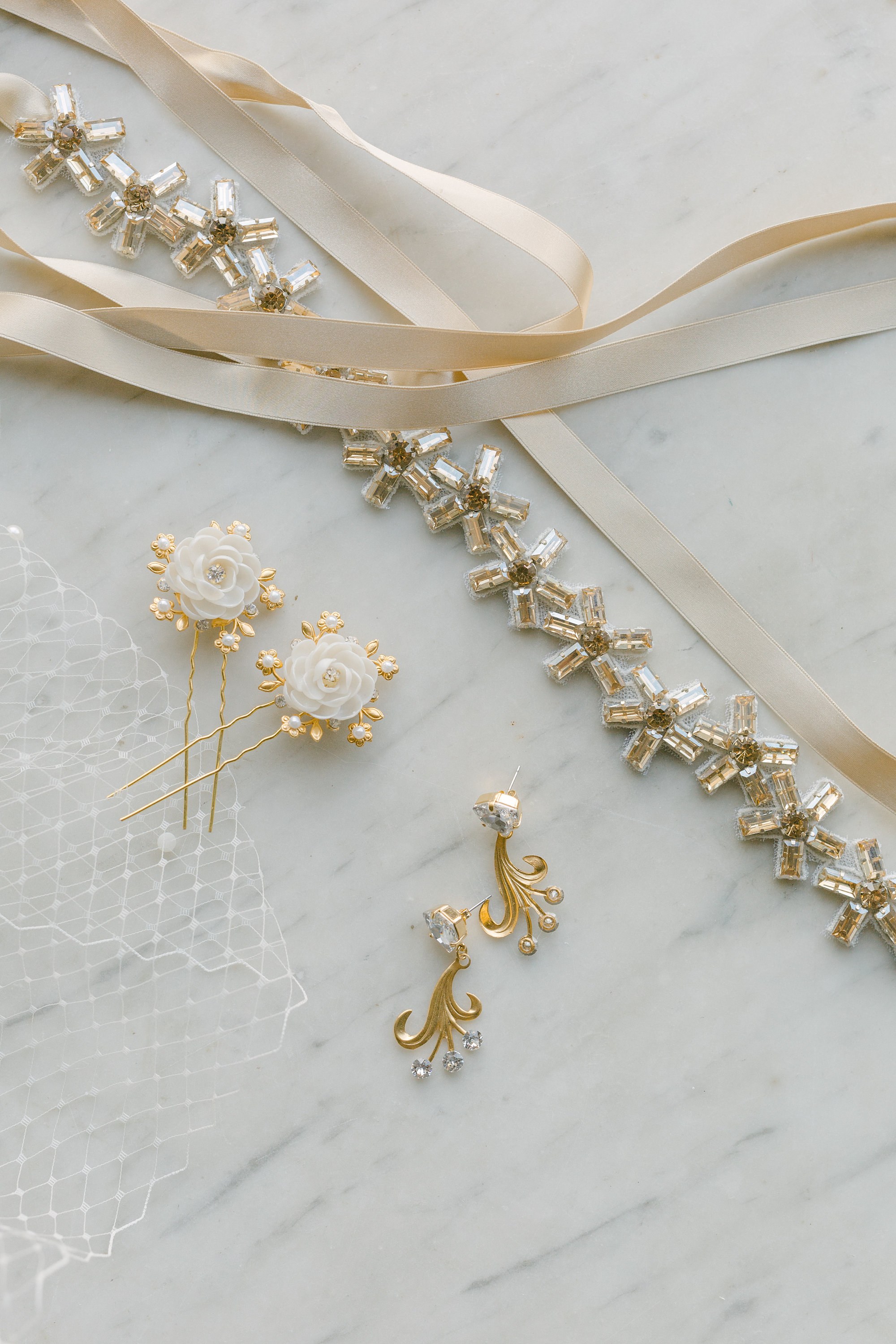 Floral Wedding Hair Pins, Pearl Clay Flowers, Gold Tone (set 