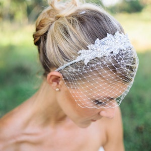 wedding veils, Birdcage veil headband with beaded applique Pela image 4