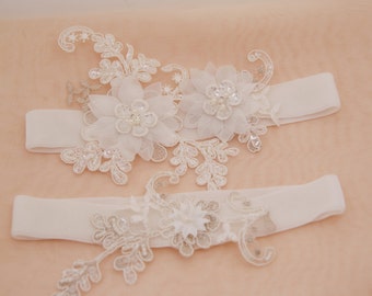 soft ivory lace Wedding garter set, beaded bridal garter set, flower garter set, ivory lace garter set - TATI