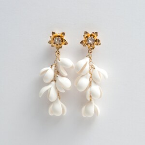 Floral statement earrings, bridal jewelry, white drops earrings