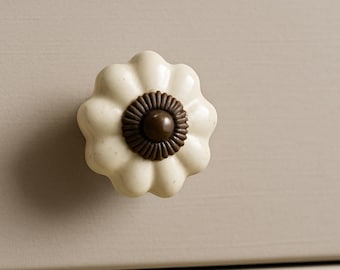 Scalloped Knob Door Drawer Pull Kitchen Cabinet Dresser Handle