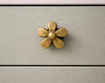 Gold Daisy Metal Knob Door Drawer Pull Kitchen Cabinet Dresser Handle