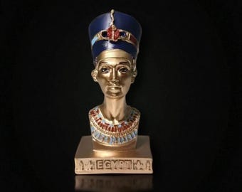 ネフェルティティ女王の最もリアルな胸像 - 古代エジプトの記憶と神性