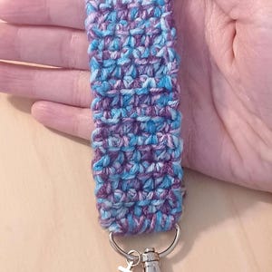 Crochet Wristlet Keychain (Blue, Green, Purple)