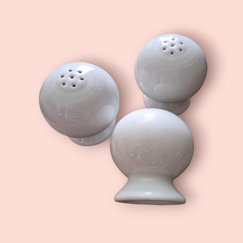 Fiesta Tableware Company Bulb Pepper Shaker - Thumbnail 2