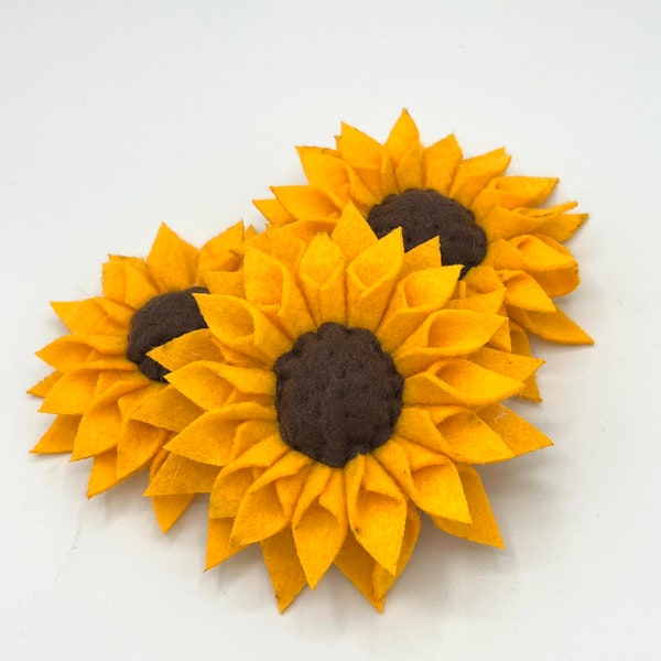 Felt sunflower magnet