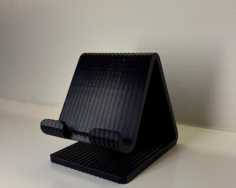 Soporte para teléfono minimalista impreso en 3D: diseño moderno acanalado