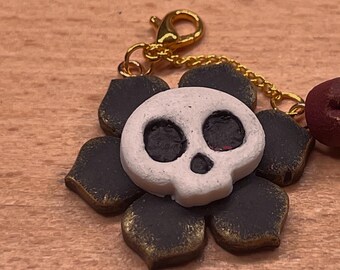 Dark Romance Skull Charm | Polymer Clay | Floral Skull Bookmark Clip | Gothic Charm | Handmade Dark Romance Gift | Black and Gold