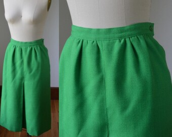 Vintage Kelly Green Lined Skirt Women's 6/8, Bright Green Fitted Lined Skirt Size 6, Kelly Green Skirt Waist 27 Measured With Pockets