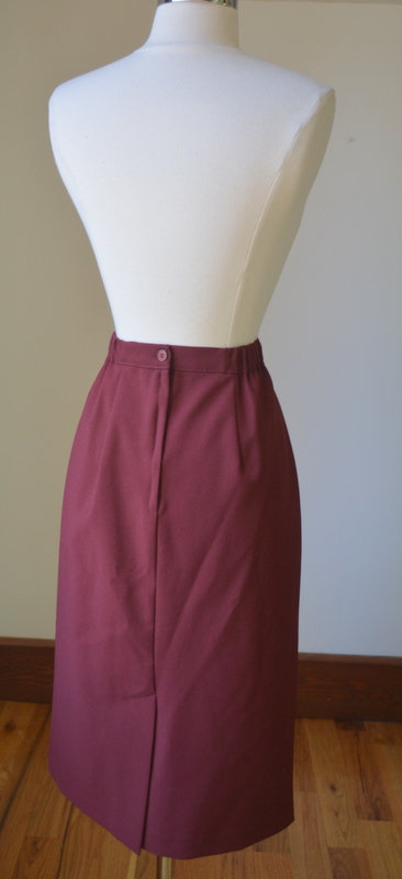 Vintage Wine Colored Simple Straight Skirt Small 6 80\u2019s Vintage Burgundy Straight Simple Essential Skirt By Southern Lady Size Women/'s 6