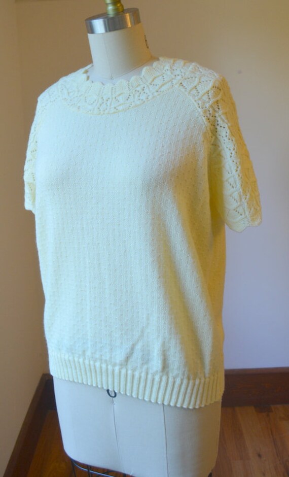 Vintage Pale Yellow Short Sleeve Knit Sweater Siz… - image 2