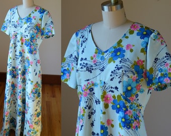 70's Floor Length Blue Floral Dress Women's Sizes Medium 8/10