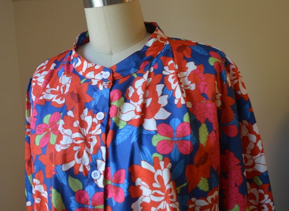 1970's Vintage Poly Floral Blouse With Ruffled Cu… - image 3