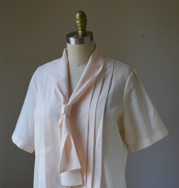 Vintage Short Sleeve Pink Dress Blouse With Neck … - image 5