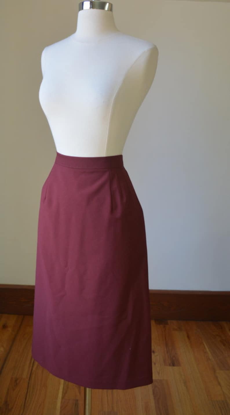 Vintage Wine Colored Simple Straight Skirt Small 6 80\u2019s Vintage Burgundy Straight Simple Essential Skirt By Southern Lady Size Women/'s 6