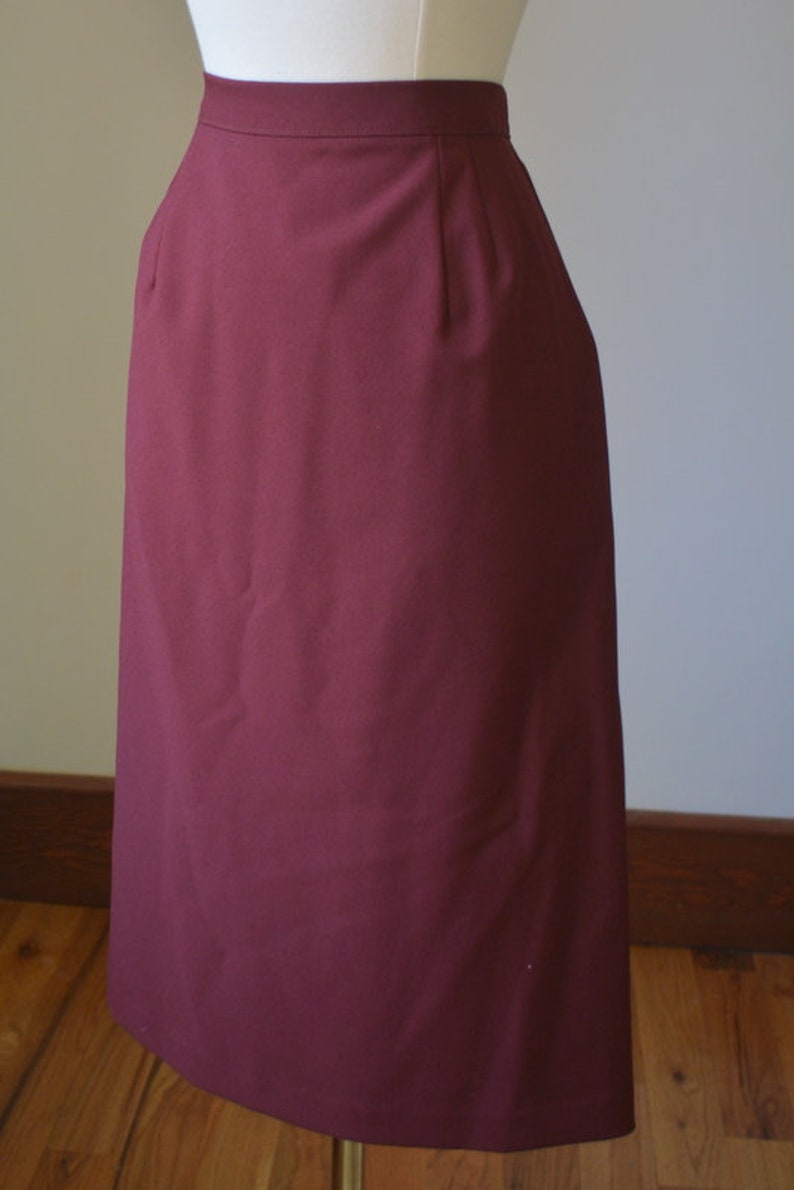 Vintage Wine Colored Simple Straight Skirt Small 6 80\u2019s Vintage Burgundy Straight Simple Essential Skirt By Southern Lady Size Women/'s 6