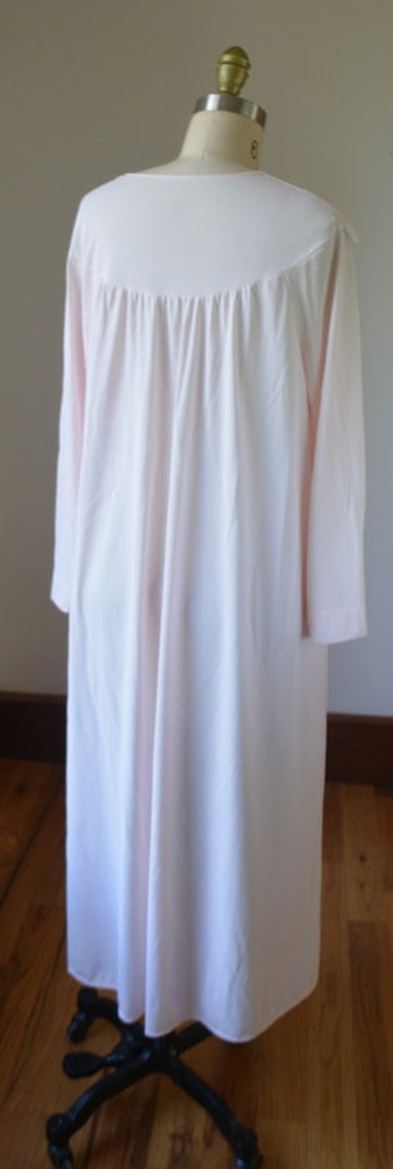 Vintage Long Sleeve Long Nightgown Size Medium, V… - image 5