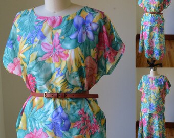 1980's Two Piece Floral Skirt And Short Sleeve Shirt Set Women's Size 6 Small, Vintage Simple Light Weight Floral Skirt And Shirt Size Small