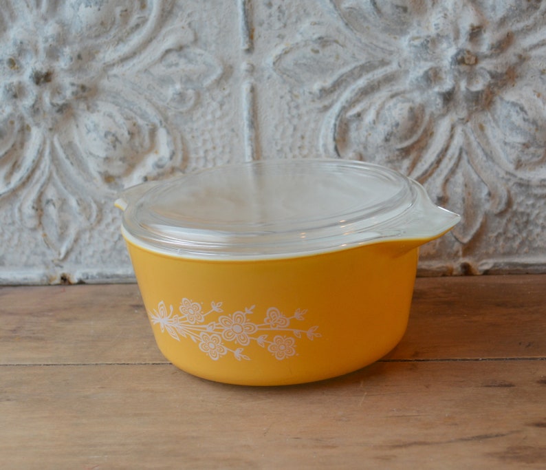 1979 Pyrex Butterfly Gold 2 Cinderella Covered Casserole 474