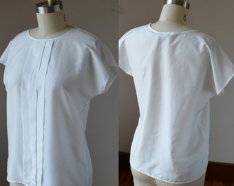 1980's White Shell Top Blouse By Lucky Winner Size XS, Vintage White Short Sleeve Top Size XS, Vintage Classic Shell Top Tunic Size XS