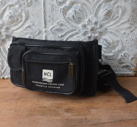 Y2K Black Fanny Pack Gem
