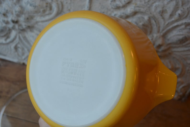 1979 Pyrex Butterfly Gold 2 Cinderella Covered Casserole 474