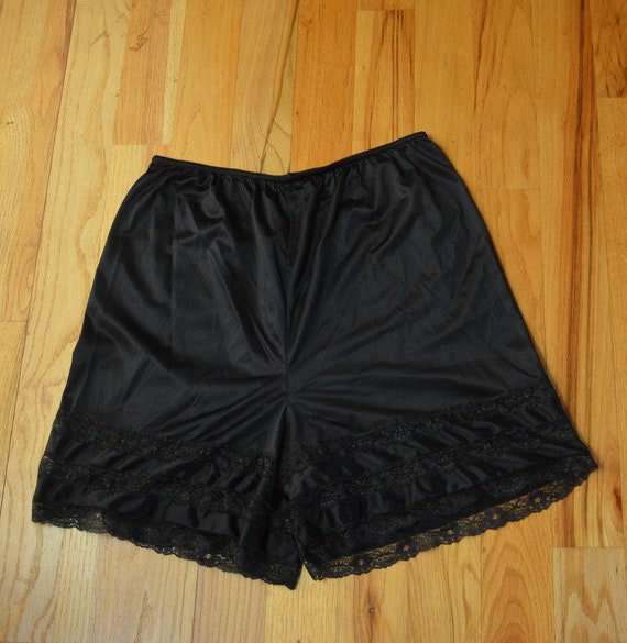 Vintage Black Lace Nylon Tap Panties Size XXL - image 9
