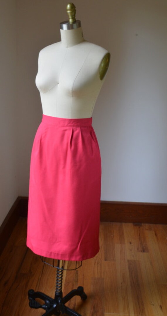 Jupe droite taille haute rose vintage des annees 80 avec poches Taille femme 6 Jupe taille haute rose vif Taille 6 par Lucia Etsy France