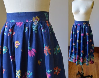 90's Vintage High Waisted Blue Floral Pleated Skirt Size Women's 2, Vintage Light Weight Floral Blue Skirt Size XS