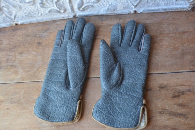 Vintage Sherpa Lined Gray Faux Fur Gloves Size Small image 4