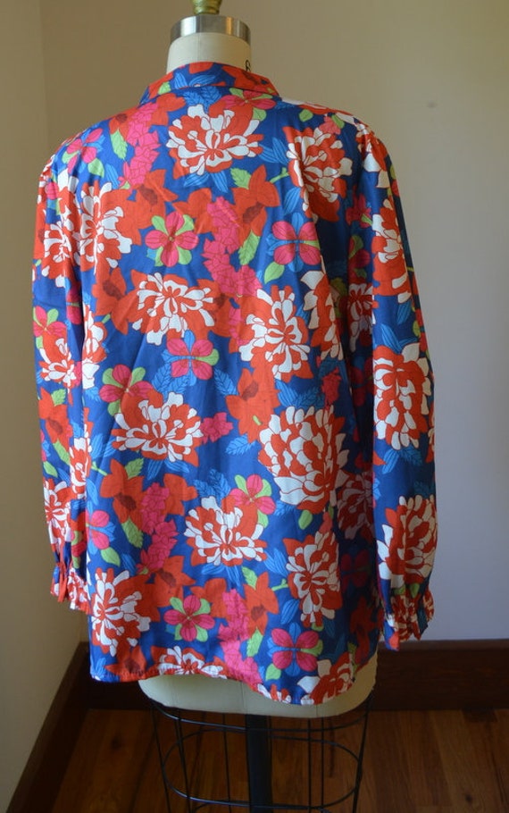 1970's Vintage Poly Floral Blouse With Ruffled Cu… - image 7
